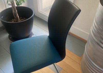 Une assise en simili cuir