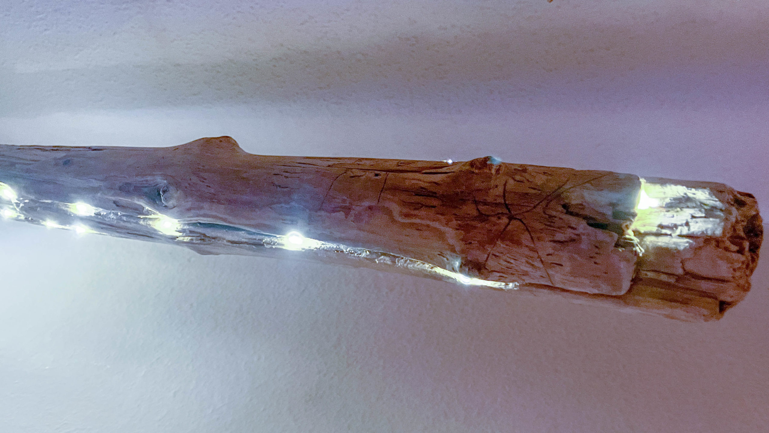 Lampadaire LED en bois flotté